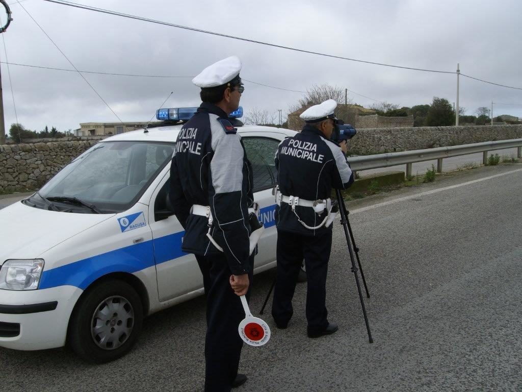 Polizia Municipale: controlli della velocità eccessiva e ufficio mobile di prossimità