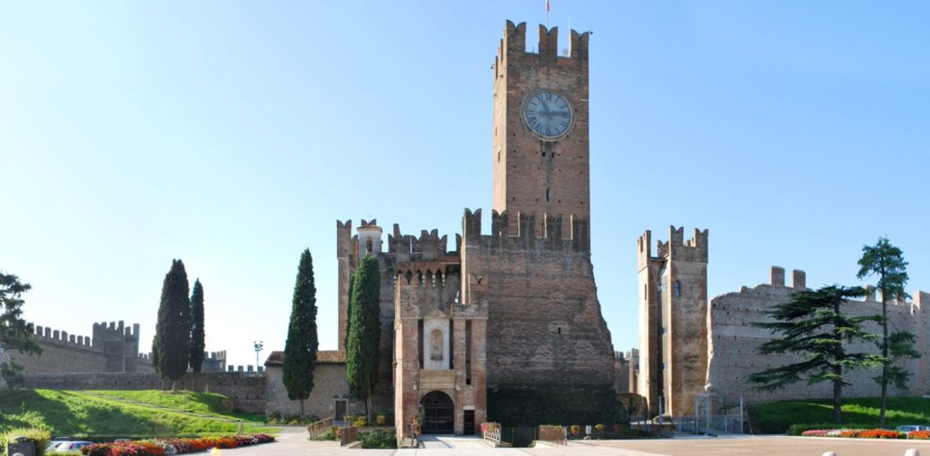 “Familiarmente… caccia al tesoro”