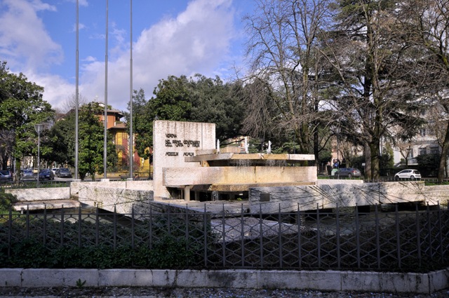 Fontana Piazza Vittorio Veneto intitolata a Centenario Unità d’Italia