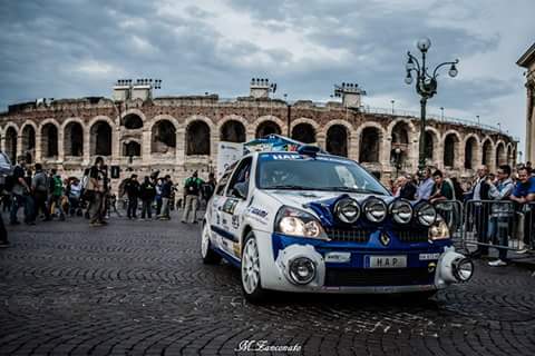 L’Associazione ANAS, l’Aci e due poliziotti veronesi al Due Valli per mandare un messaggio ai giovani.