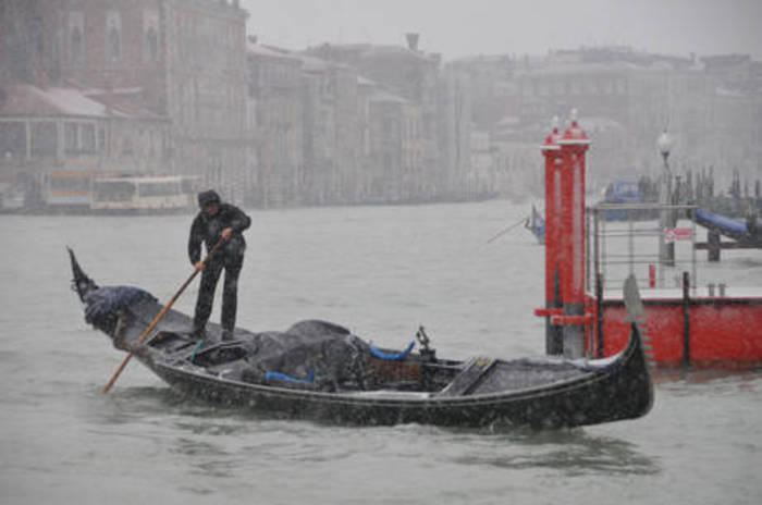 Turisti rubano gondola, denunciati