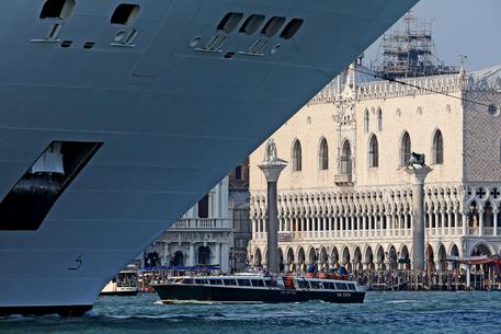 Grandi navi: Delrio, stop bacino S.Marco