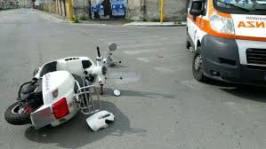 Polizia Municipale: incidenti stradali. Stamattina feriti 1 scooterista e 1 pedone