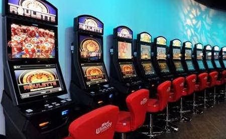 POLIZIA MUNICIPALE: SIGILLI AI VIDEOGIOCHI DI UN BAR IN PIAZZALE XXV APRILE