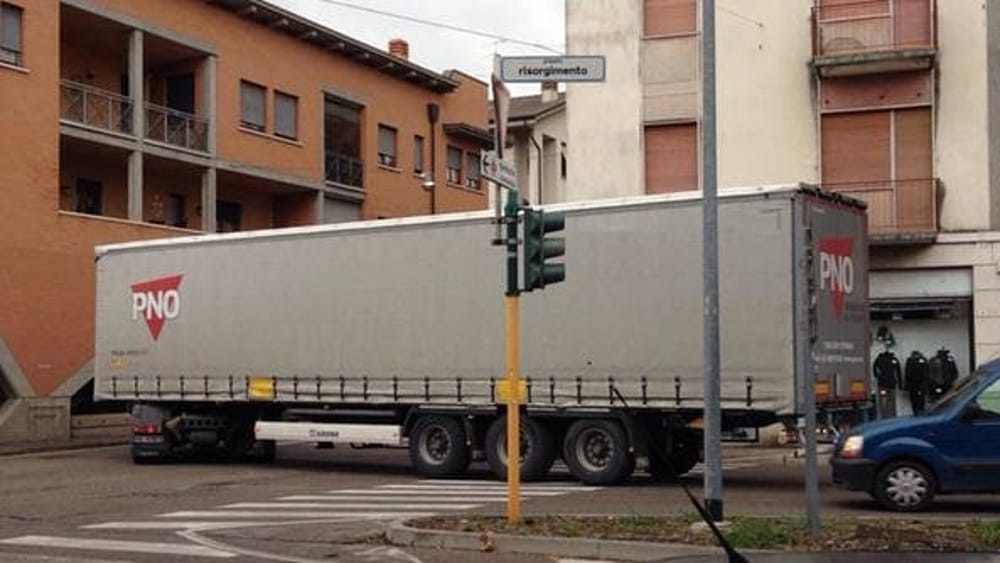 POLIZIA MUNICIPALE. MEZZI PESANTI A SAN MASSIMO: IN DIMINUZIONE LE SANZIONI NELLA QUARTA SETTIMANA DI CONTROLLI