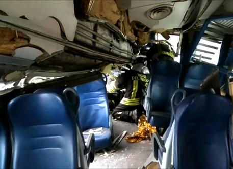 Treno deragliato a Pioltello, quattro morti e cinque feriti gravi