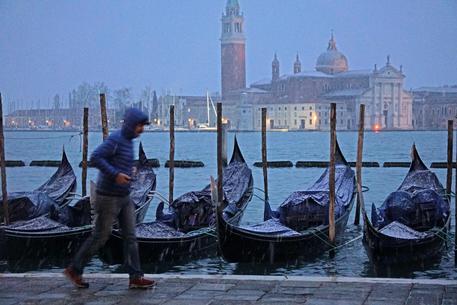 Maltempo: 5cm neve a Venezia