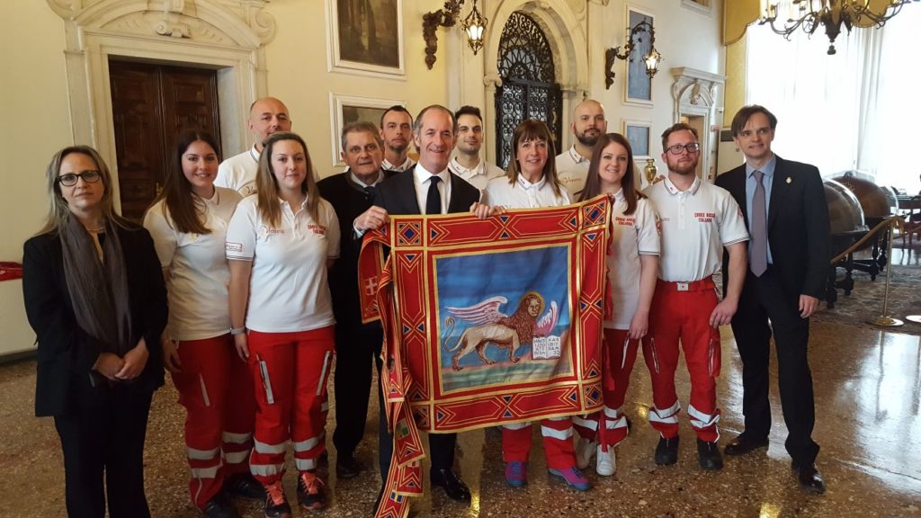 PRESIDENTE REGIONE INCONTRA VOLONTARI CROCE ROSSA DI THIENE
