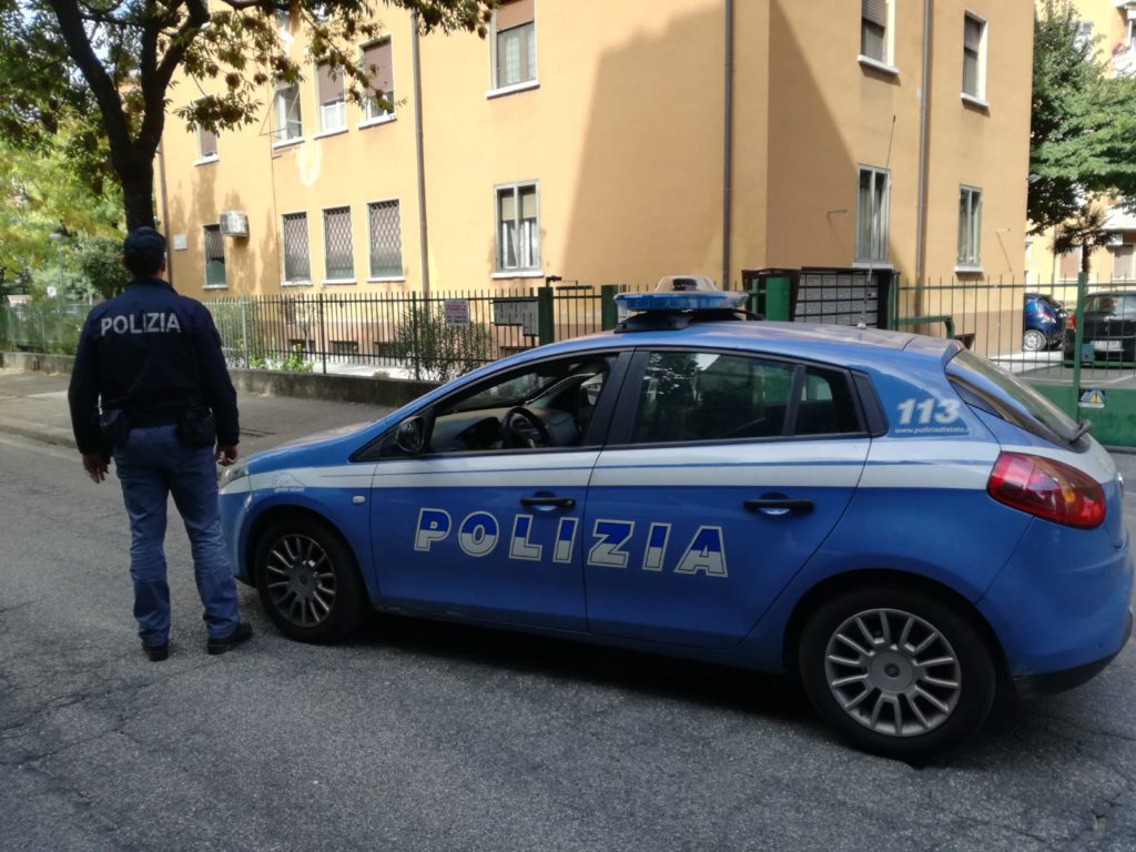 Aggredito poliziotto