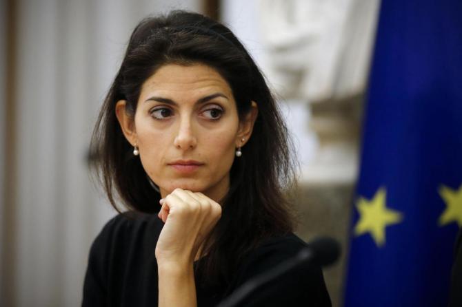 Campidoglio, stretta controlli bus turistici. Oltre 3mila sanzioni per irregolarità