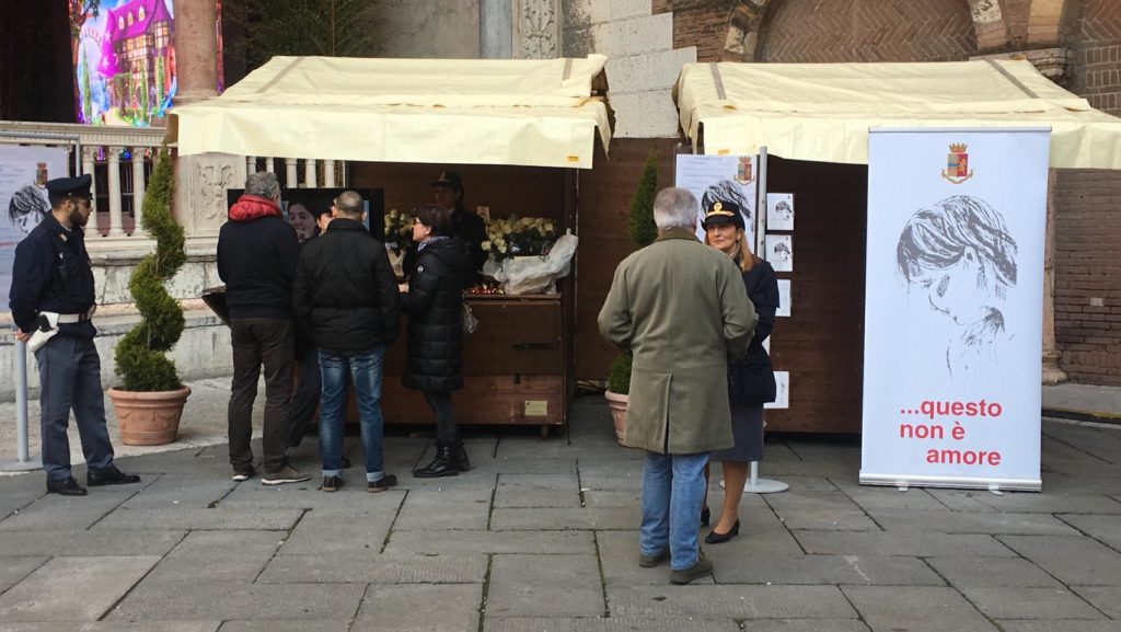 VERONA: “QUESTO NON È AMORE”, LA POLIZIA DI STATO SCENDE IN PIAZZA E RILANCIA LA PROPRIA CAMPAGNA DI SENSIBILIZZAZIONE CONTRO LA VIOLENZA DI GENERE