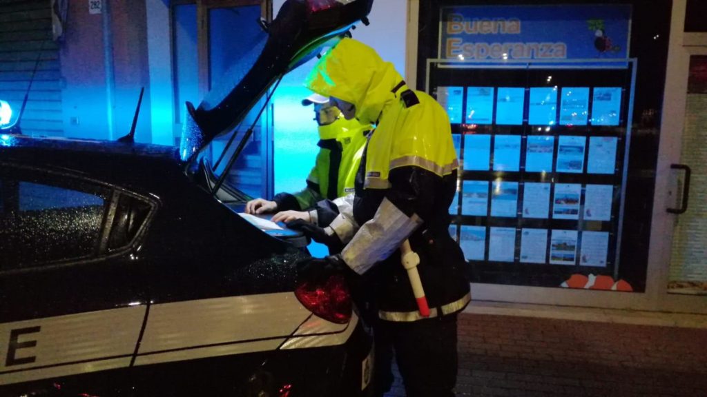 Polizia locale: arresto per rapina impropria a Piazzale Roma, esibizionista colto in flagranza, posti di controllo serali/notturni