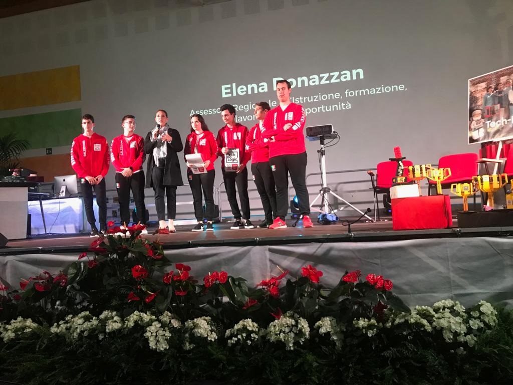 SCUOLA: ISTITUTO DON BOSCO DI VERONA, ASSESSORE DONAZZAN FESTEGGIA I CAMPIONI DEL MONDO DI ROBOTICA
