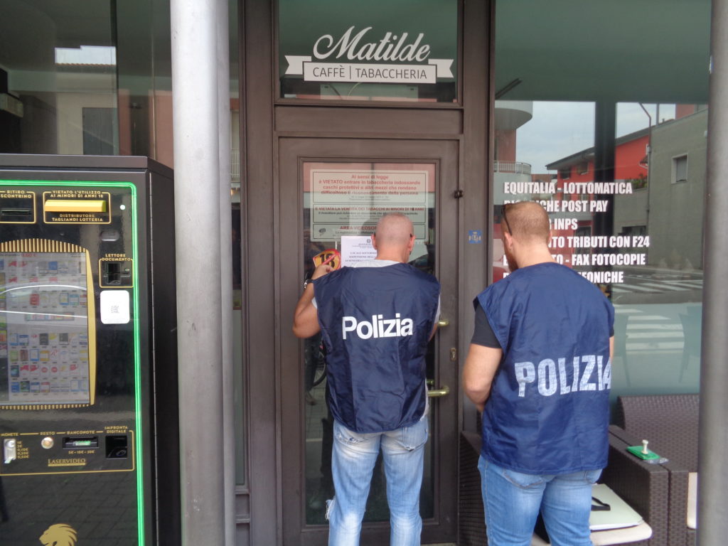 Verona: la Polizia di Stato appone i sigilli al “bar tabaccheria Gioachini Laura” di Sommacampagna.