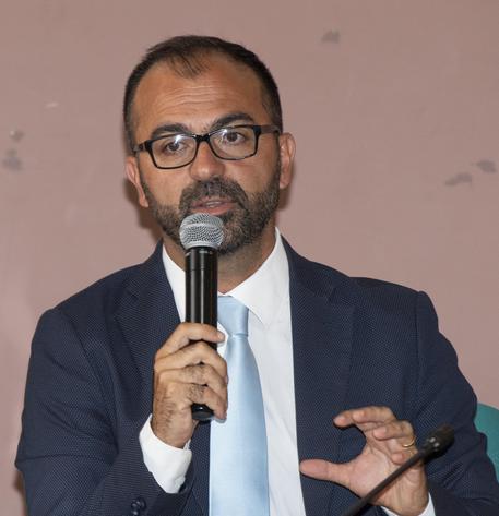 Fioramonti, poche risorse per la scuola