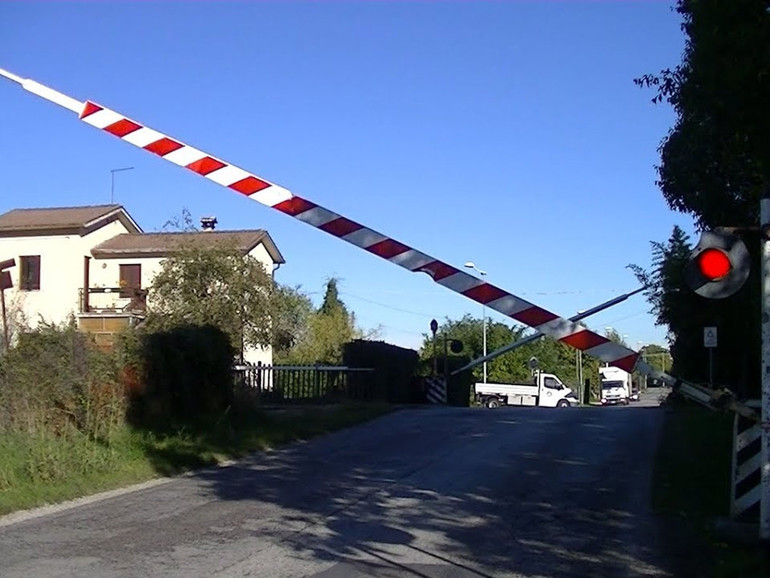 Soppressione passaggio a livello a Santa Giustina in Colle (PD): Regione incrementa contributo finanziario per rendere più sicuro l’intervento