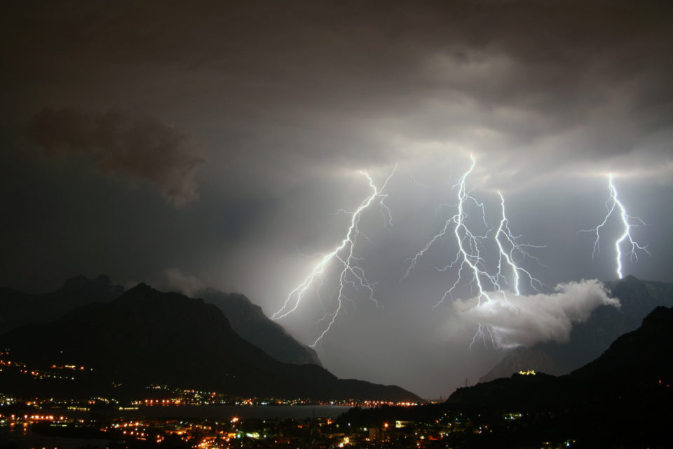 Meteo: nuova perturbazione tra giovedì e venerdì 15, pre-allarme per forte vento sul litorale veneto e in quota, abbondanti nevicate in quota e allerta valanghe