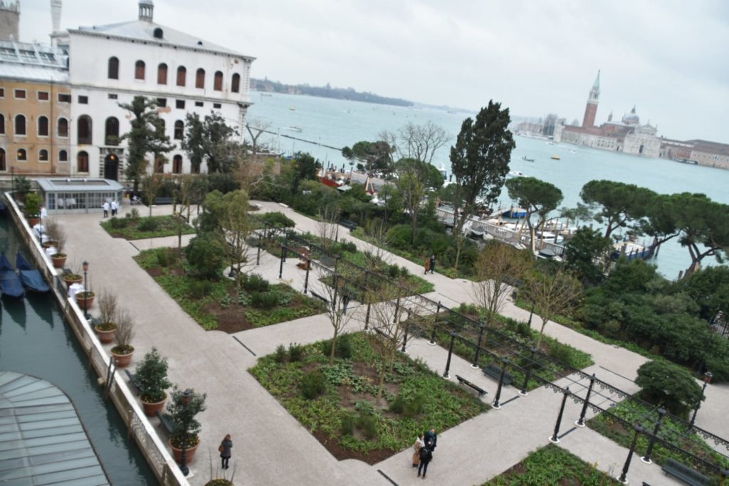 Riaprono al pubblico i Giardini reali di Venezia. Brugnaro: “Un luogo simbolico. Il mondo intero difende l’area marciana, da qui dobbiamo allargare lo sguardo all’intera città”