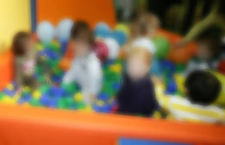 Schiaffi a bimbi, sospesa maestra