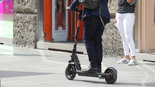 Lettera da un lettore: “Io, costretto a pagare i danni per aver tamponato un monopattino elettrico guidato da un ragazzino che faceva slalom tra le auto in corsa”