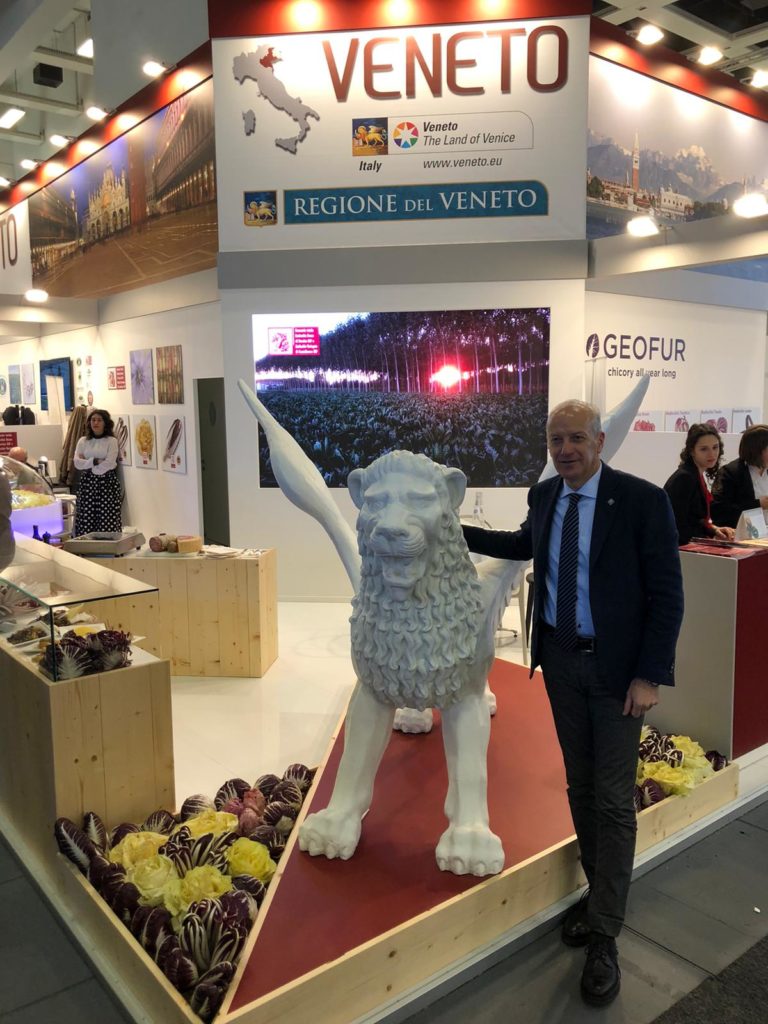 Fruit Logistica: Il Veneto a Berlino nel crocevia mondiale dell’ortofrutta. Da Regione 1,3 mln per nuove sperimentazioni e piano triennale per fronteggiare i cambiamenti climatici e specie aliene