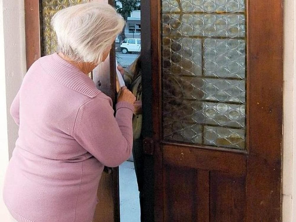 Coronavirus: Ecco il numero di telefono per segnalare truffe e speculazioni
