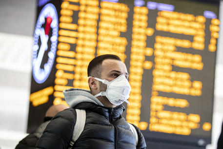 Coronavirus: mancano mascherine, allo studio una norma
