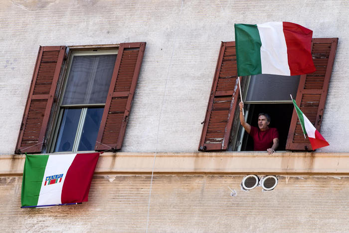 Fase 2. Riaprono i cantieri e alcuni settori. Dal 4 concesse le visite ai familiari