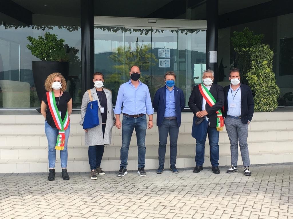 Coronavirus: L’azienda vicentina SITLAND si riconverte e dona 12 mila mascherine. Donazzan, “Segno tangibile di ripartenza della manifattura italiana”