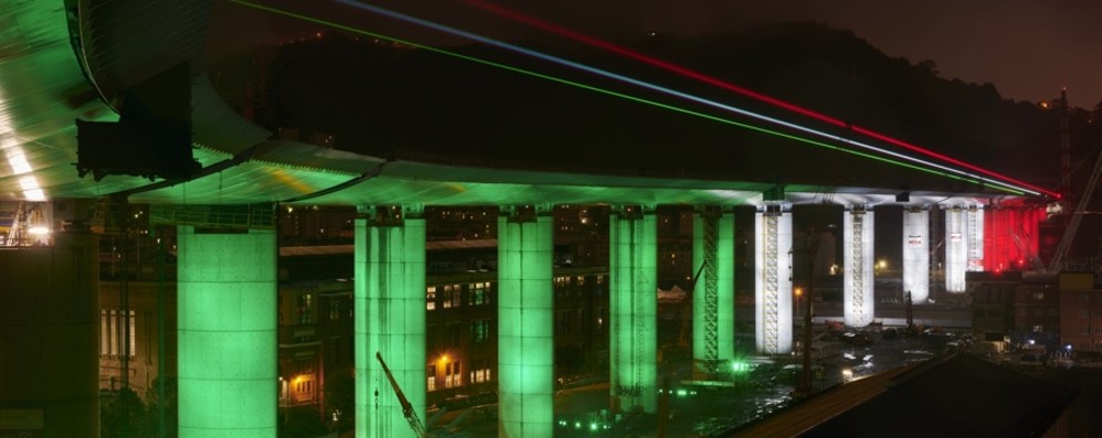 Genova, tutto pronto. Oggi l’inaugurazione del nuovo ponte con Mattarella e Conte. Il video in timelapse