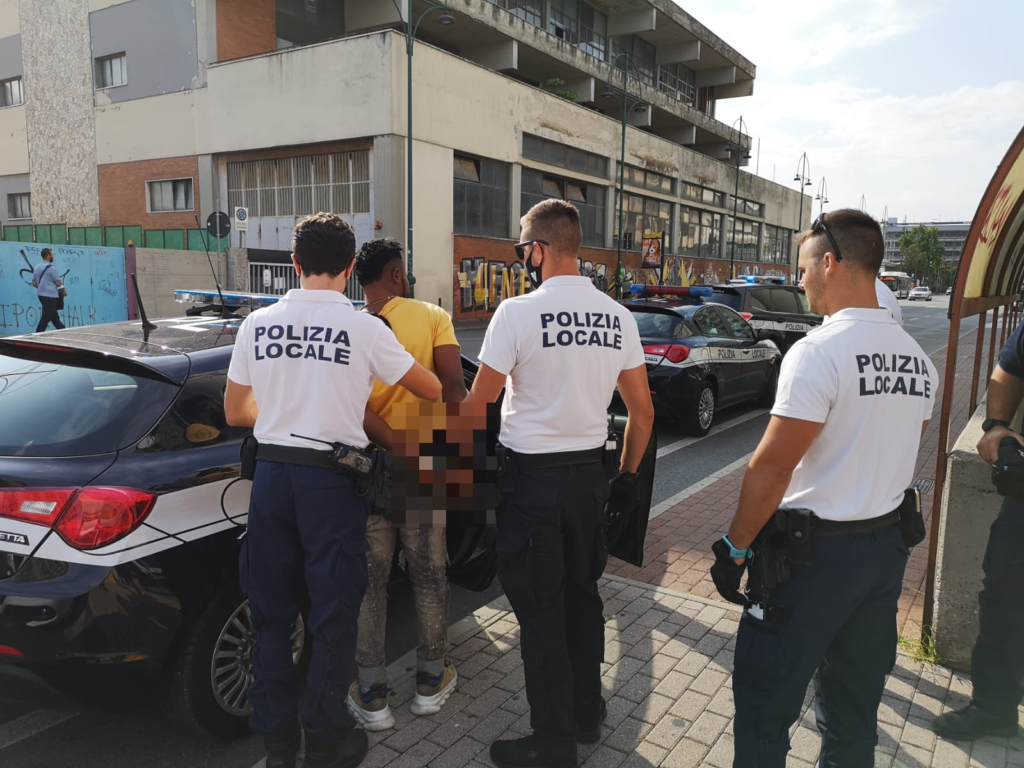 Polizia locale, un arresto per spaccio nel rione Piave: 24enne bloccato con sette dosi di cocaina e una di eroina