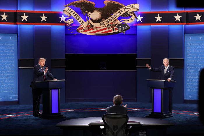 Il duello tv Trump-Biden, tra caos e insulti reciproci