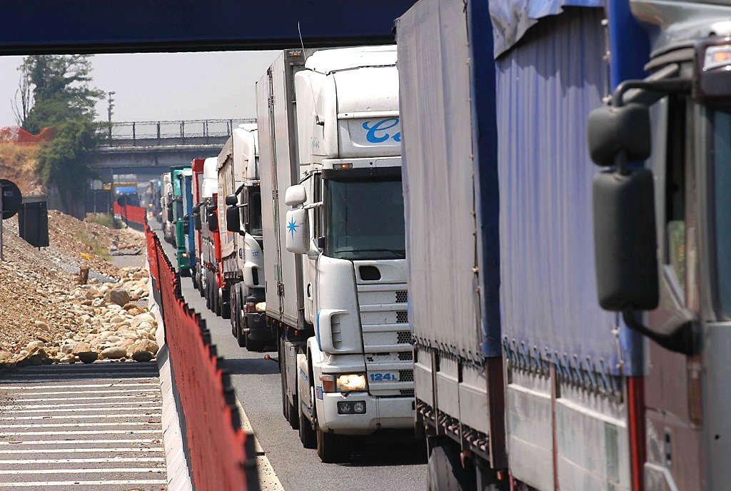 Autotrasporto, intensificati i controlli della polizia locale. Al quadrante Europa 25 sanzioni