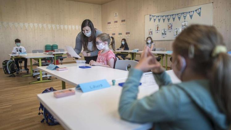 Scuola. Obbligo mascherina in classe. Donazzan, “sbagliato lasciare la mascherina tutto il giorno agli studenti. Necessario pensare a intervalli diversi”