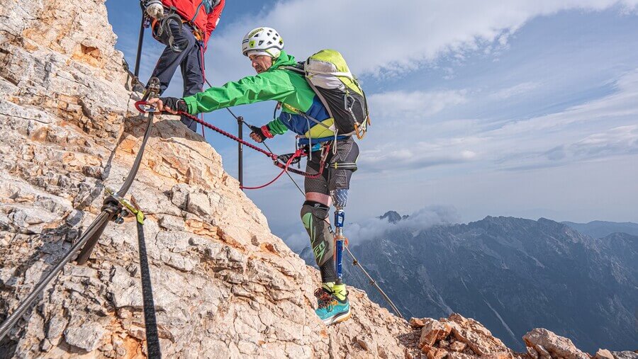 Scalato anche il Triglav, la “vetta” della Slovenia: altra impresa dell’alpinista paralimpico Moreno Pesce