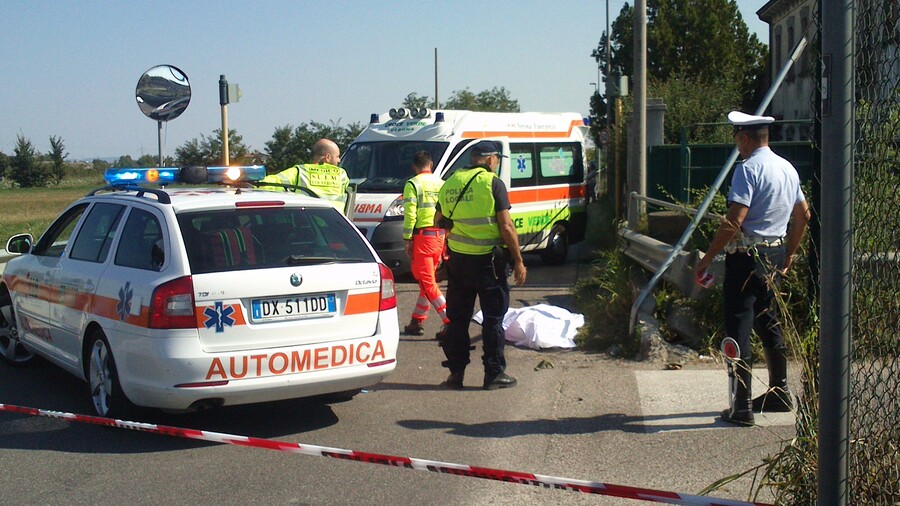 L’Altra Verona… Segnaletica orizzontale vacante in un incrocio a Ca’ di David dove nel 2018 avvenne un incidente mortale