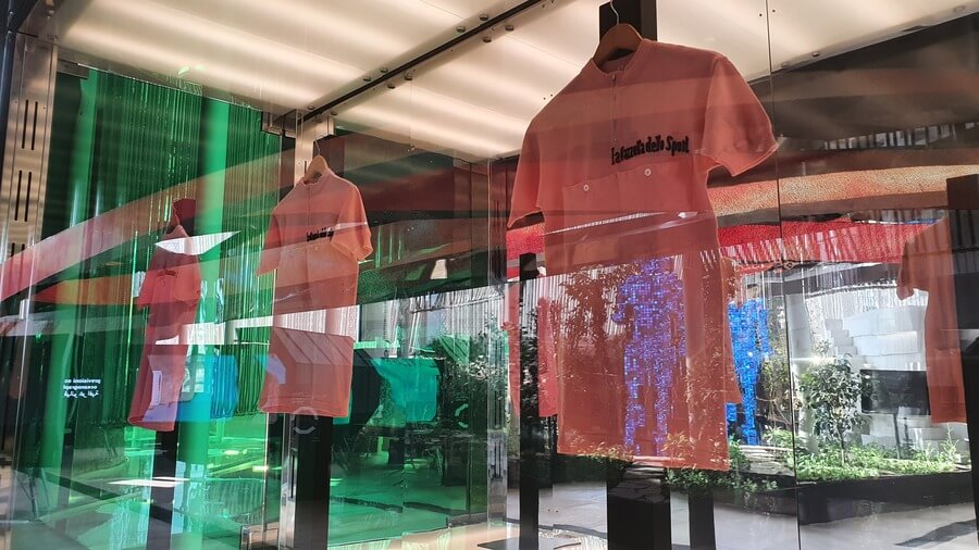 Il Trofeo Senza Fine del Giro d’Italia e 3 storiche Maglie Rosa al Padiglione Italia di Expo 2021 Dubai
