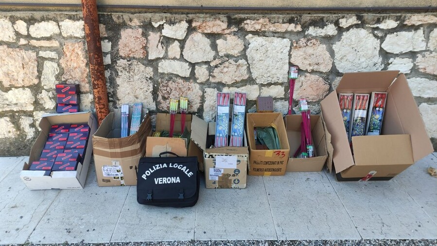 In una cantina AGEC Verona, rinvenuti 30kg di fuochi d’artificio abbandonati. Padovani, “Poteva succedere un disastro”